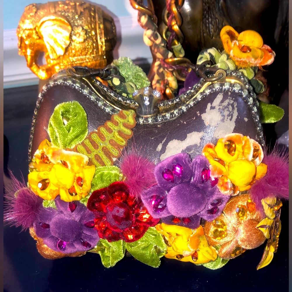 ((SPECIAL PURSE For VERY SPECIAL FRIEND)) Mary Frances Velvet FloraL Women's BAG - Picture 6 of 14